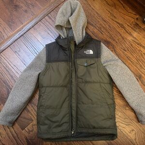 North face boys coat. Size 7/8